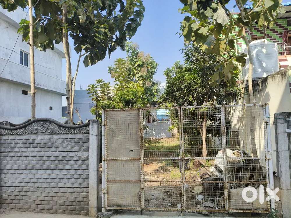 100 square yard plot along with precast and gate