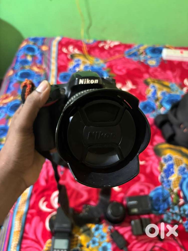 Nikon D7200 camera with 85mm lens