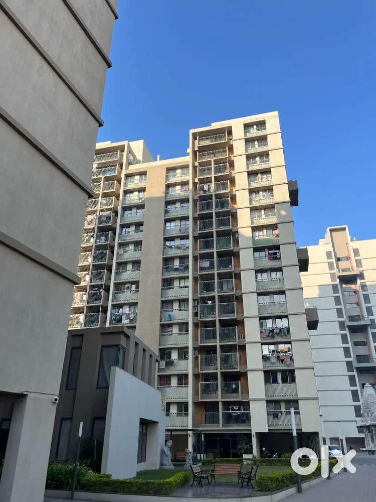 Unfurnished new 2BHK flat available for rent