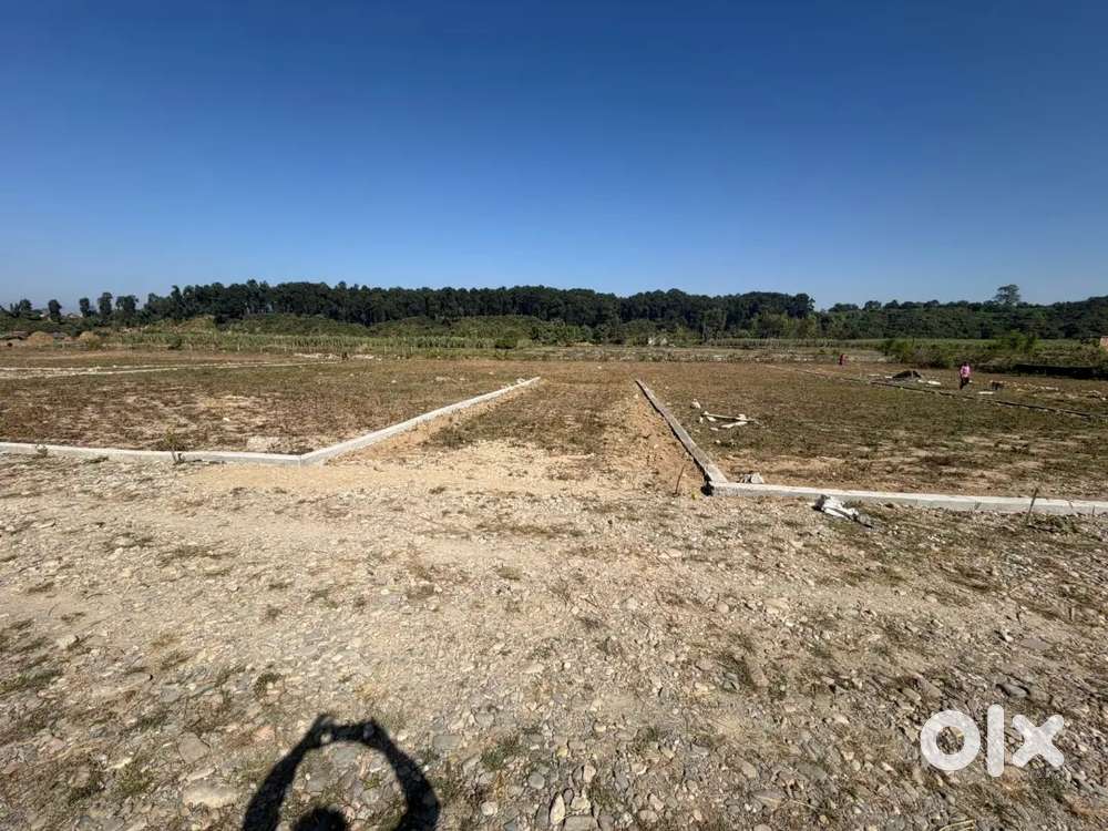 Selling 166 Gaj plot only @26000 Naya Gaon