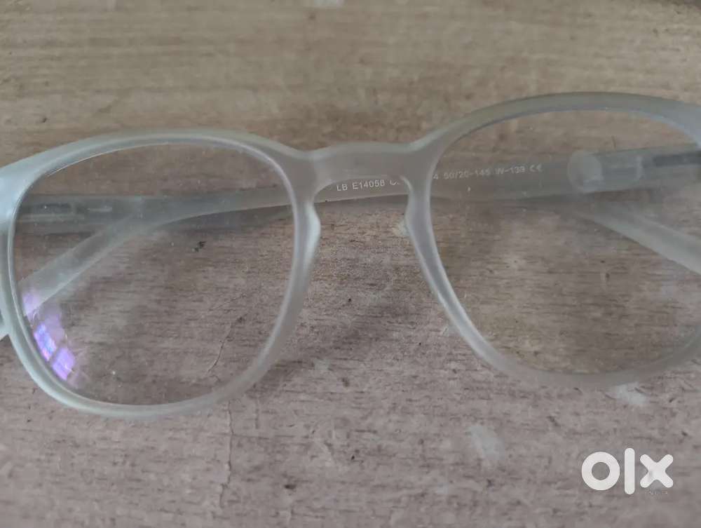 Ac_Dc Adapter, 2 specs frame and a complimentary specs and a box