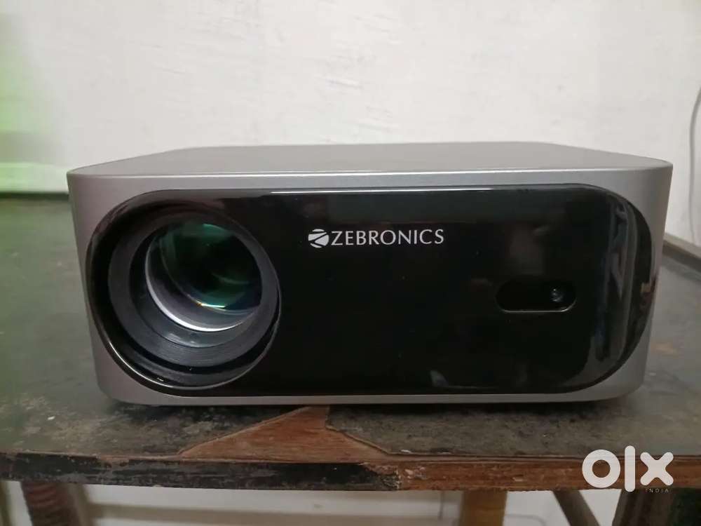 Zebronics pixaplay 25 projector