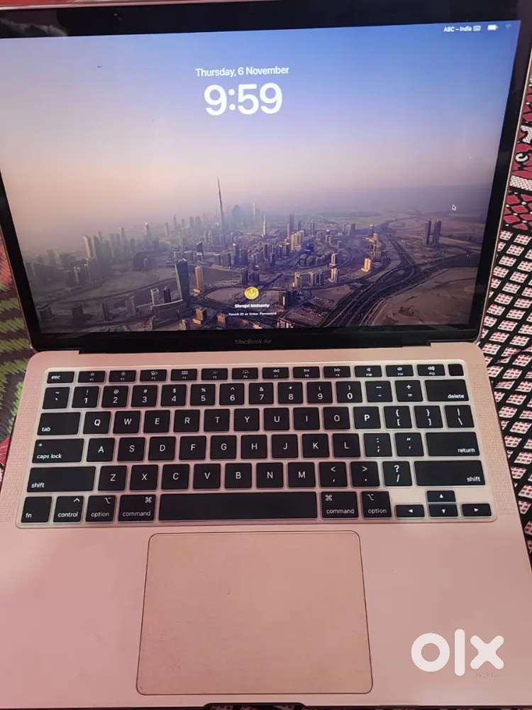 MacBook air M1 8/256