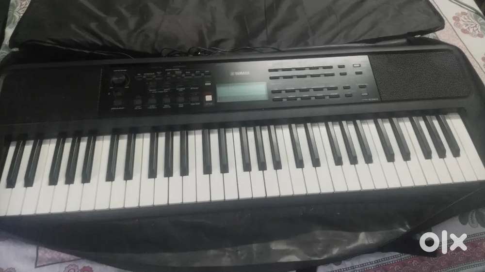 Piano Keyboard Yamaha e383