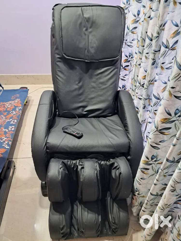 COMFY LEATHER JSB MASSAGE CHAIR IN BRAND NEW CONDITION FOR SALE!!