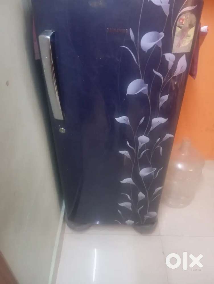 It is very nice and clean but there is only single door