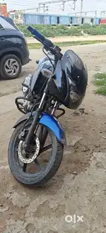 Pulsar 150 blue/black.