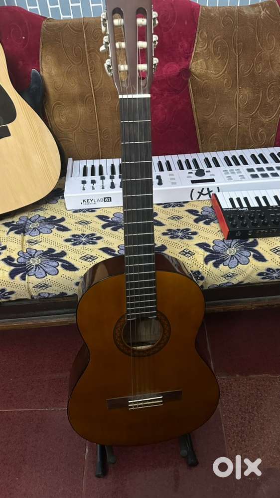 Yamaha c40, classical guitar for sale!