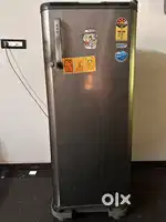 Whirlpool refrigerator 260 litres
