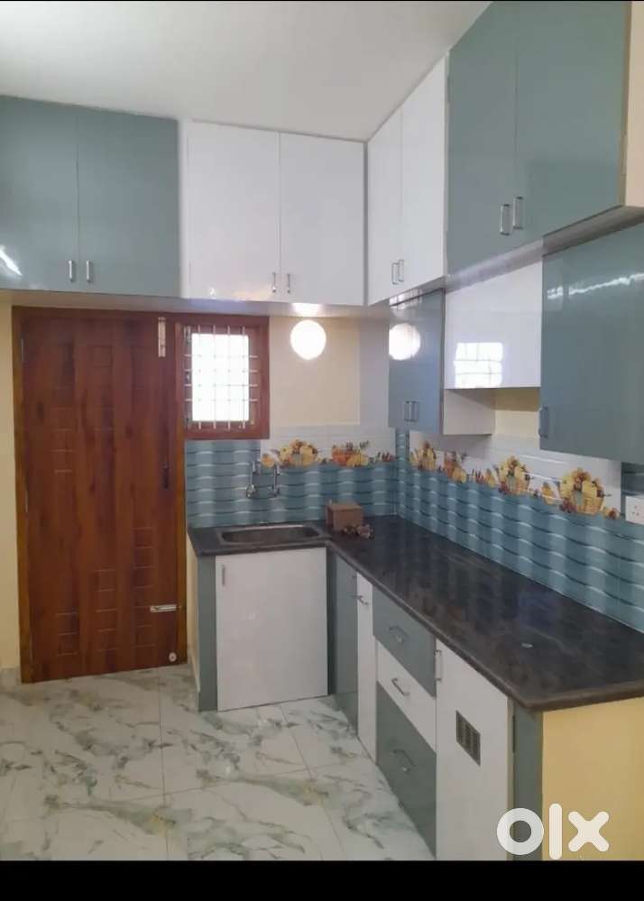 4bhk 20*60  GROUND AND FIRST FLOOR HOUSE AT REDDIARPALAYAM CLEAR TITLE