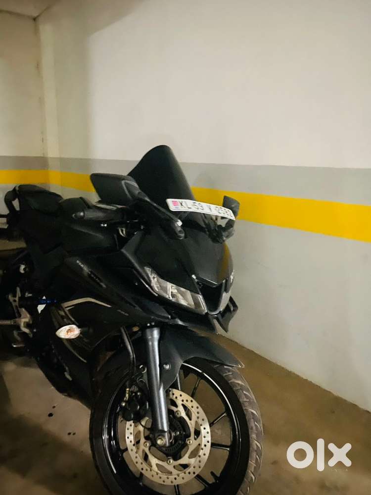 Neat and clean yamaha r15 v3 only showroom service only