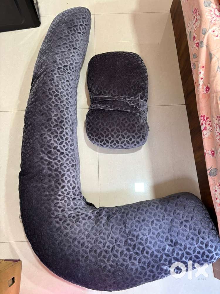 Want to Sell unused pregnancy maternity pillow