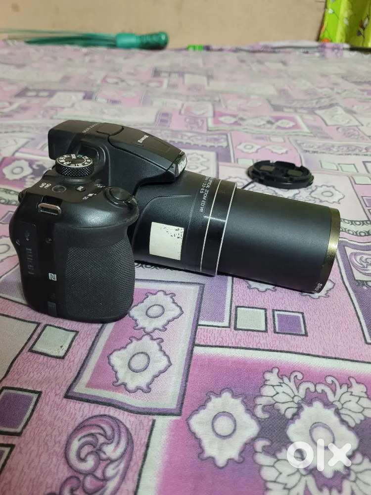 Nikon coolpix B700
