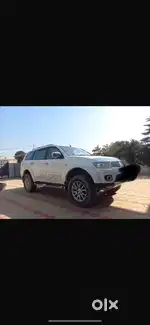 Mitsubishi Pajero Sport 4X4 2012 Diesel 140000 Km Driven