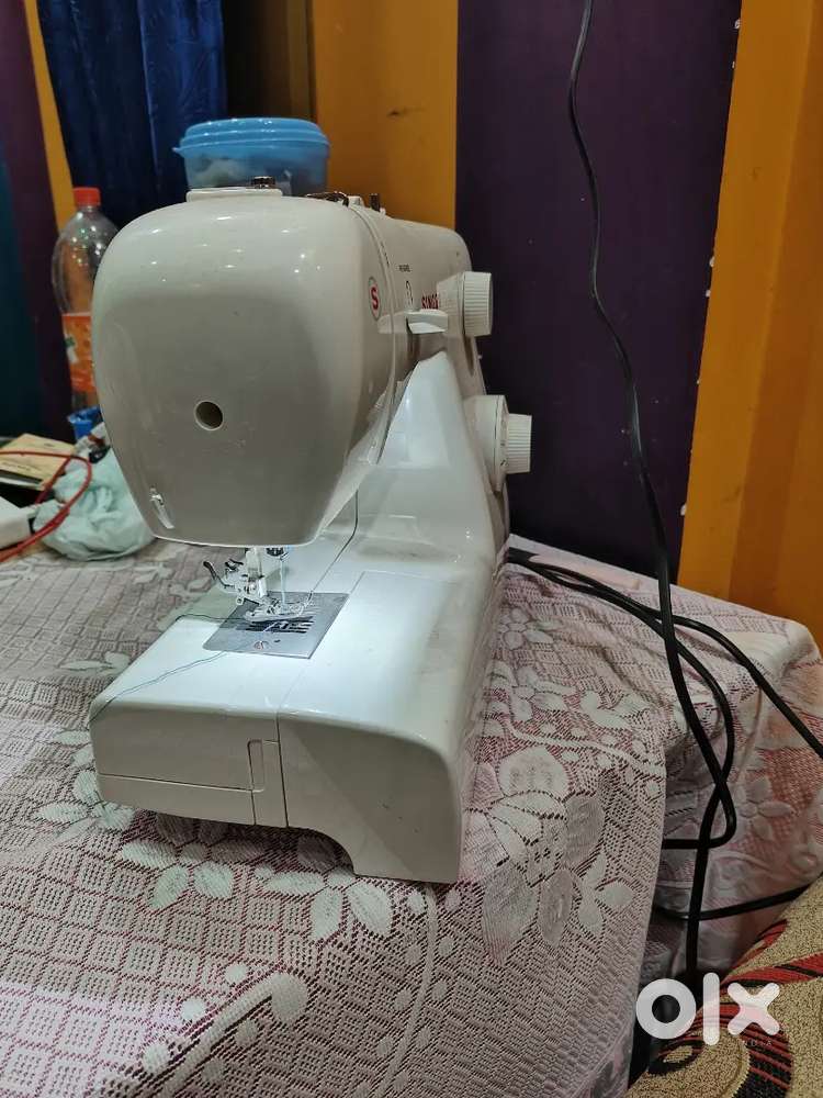 Singer fm2250 electric sewing Machine