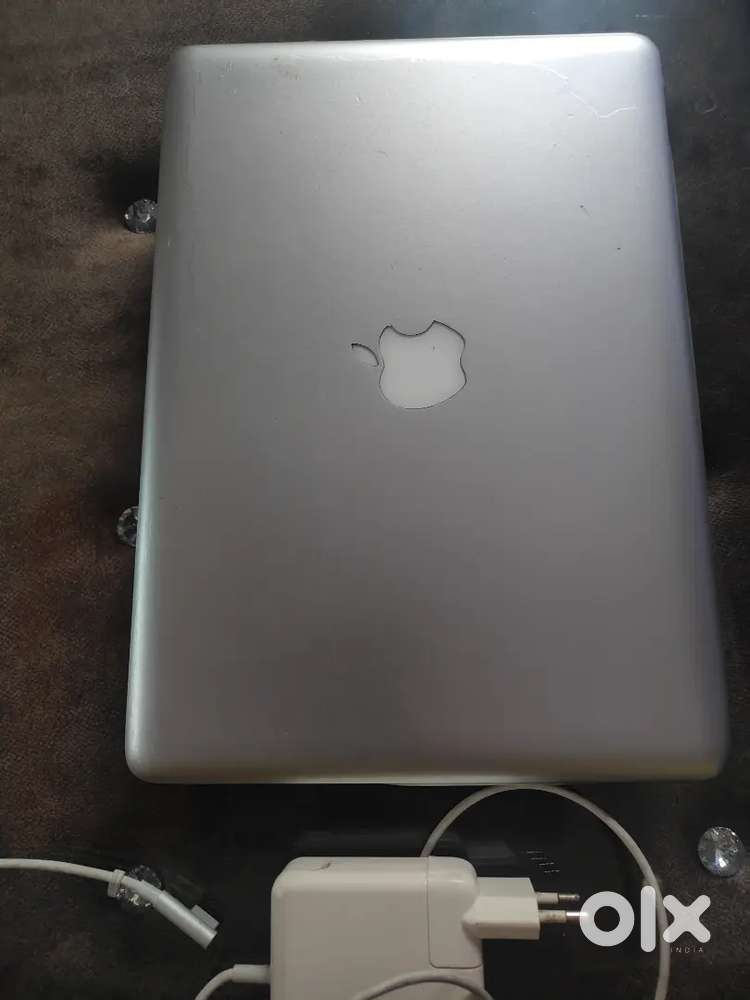 Apple laptop buy rs 11000