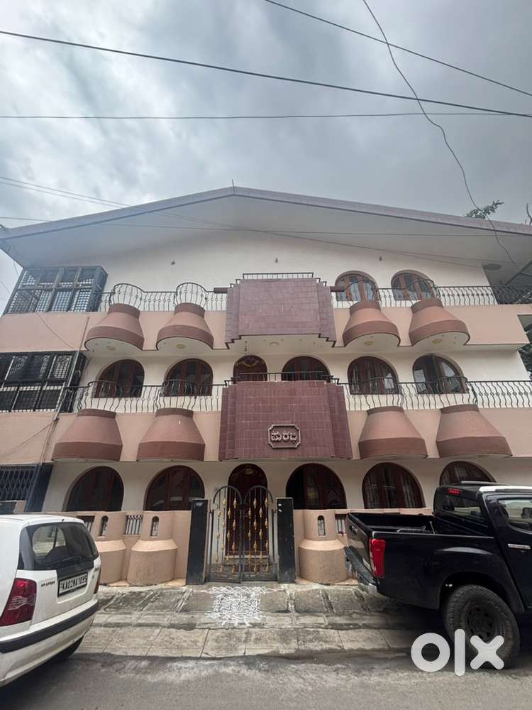 60x40 bungalow, 3 floors with home theatre