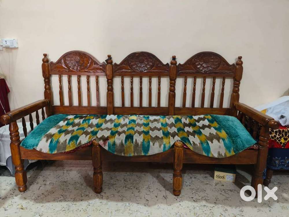 3+1+1 sofa set with table