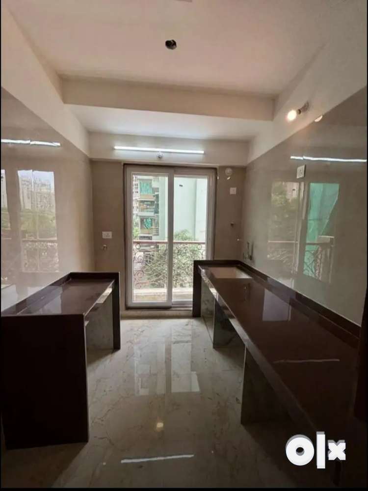 1 bhk available Big Carpet Near Metro Station