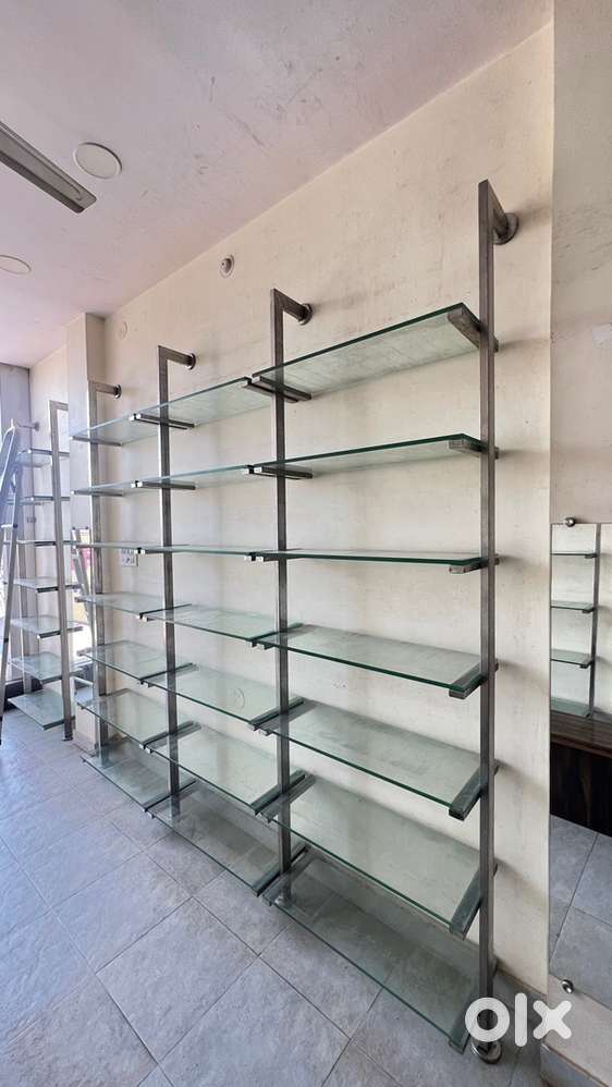 Shop Rack’s Urgent Sale