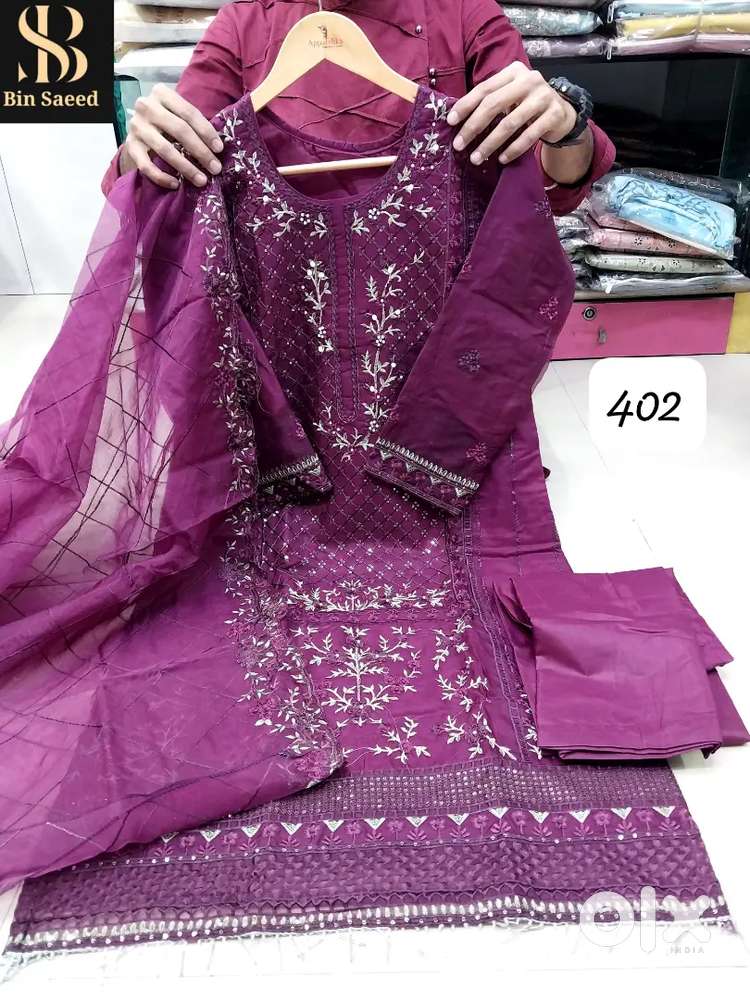 LADIES AND KIDS READYMADE SHOW ROOM FOR URGENT SALE