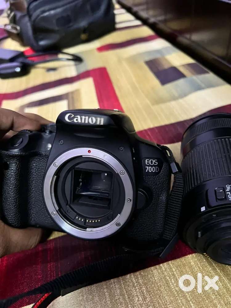 DSLR camera perfect condition with long lens and short lens
