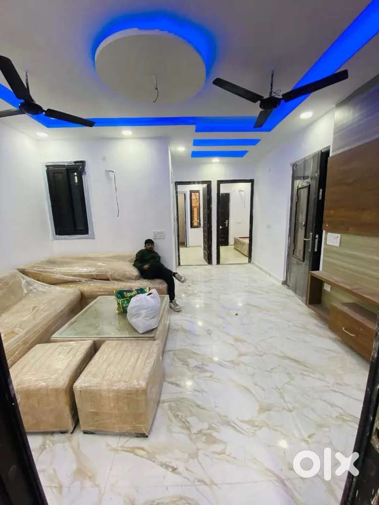 3 Bhk 2 Side open 100 Gajj with Loan facility upto 80 percent