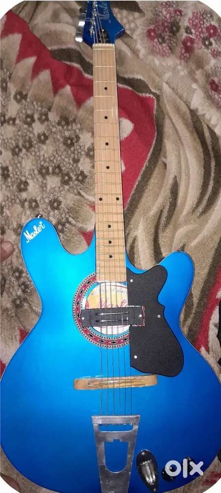( Master )electric look accostic  guitar with ammlifire cannecsion
