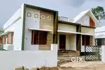 Njaliyakuhzi - Pathamuttam - 5.5 Cent , 1000 Sqft , 3 Bed Room  House