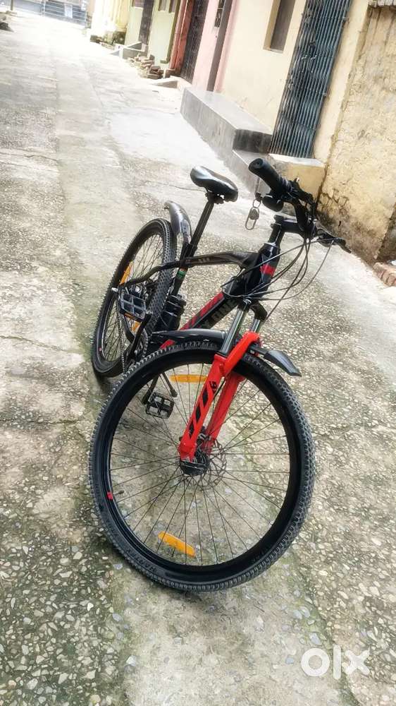 Meraki 91 E-Cycle (Black & Red) Needs battery replacement only