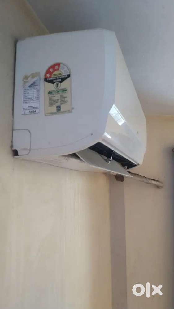 Hitachi Room Air Conditioner, High Valt Type, Model no.RSF312HBEA