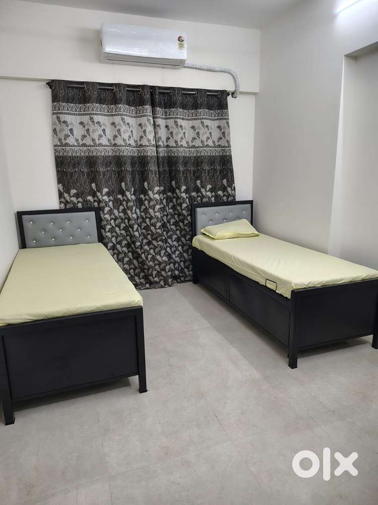 Female pg double sharing Andheri West near railway station post office