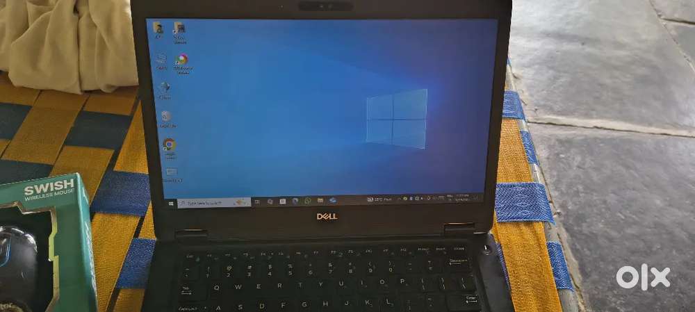 Dell Laptop windows 10 pro ( Good condition)