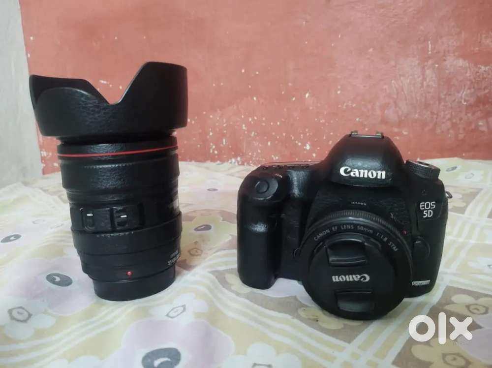 5D Mark III cmaera 50mm lens 24-105mm lens
