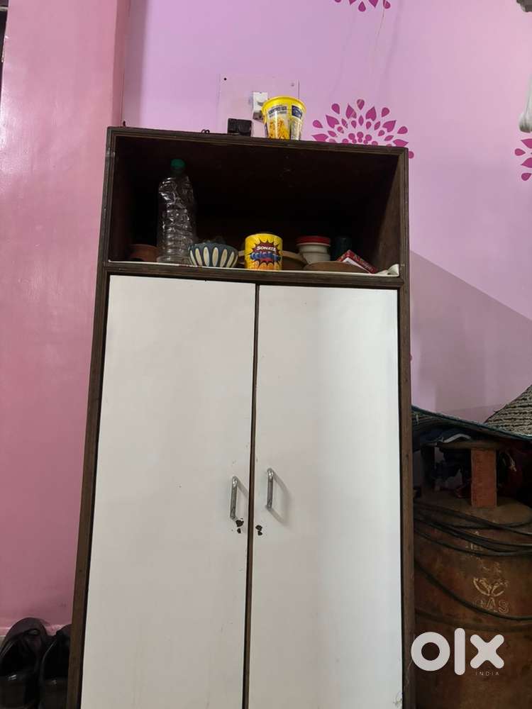 Almirah with one door