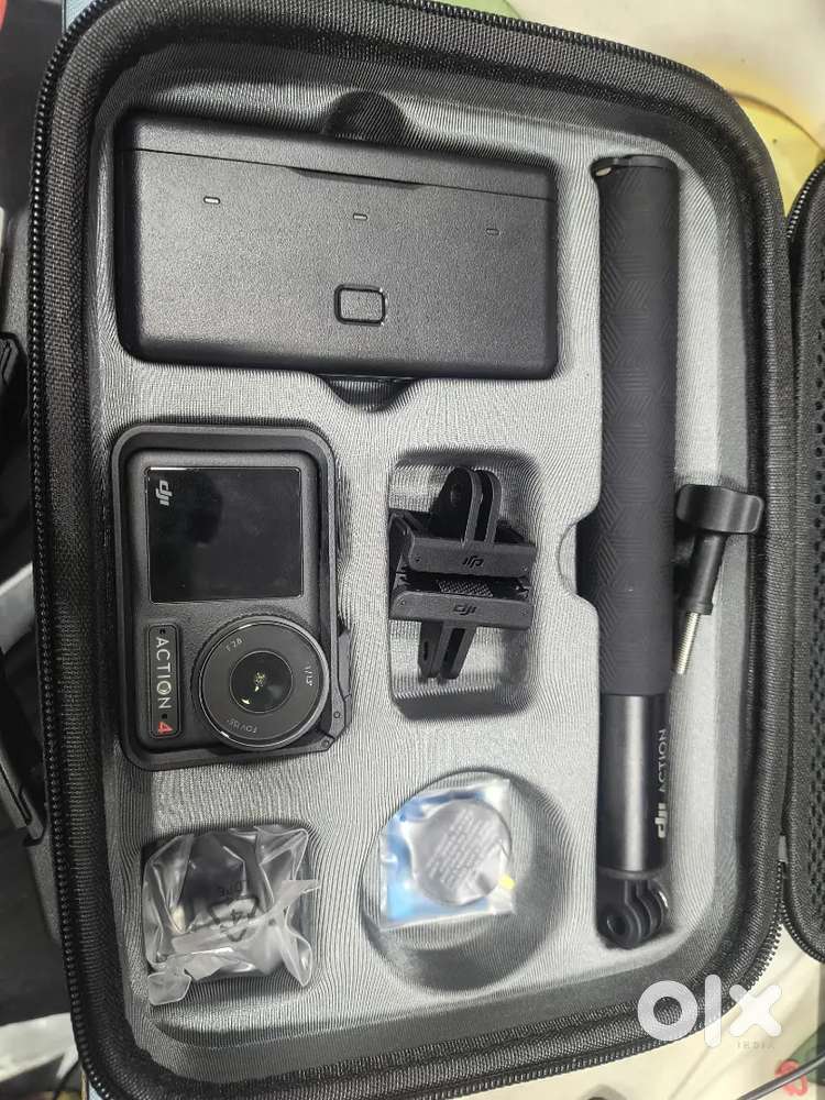 DJI Action 4 with full set
