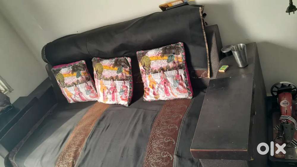 A brand new 5seater sofa is for sell with cushion and cover in panipat