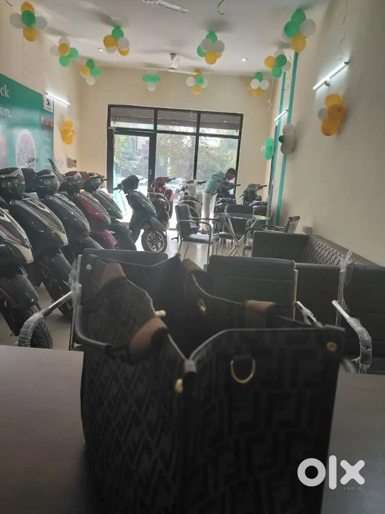 Urgently Required Female Staff For Sales.