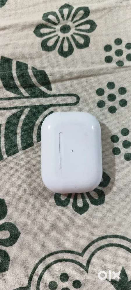 Apple ear pods & boat bluetooth Good working