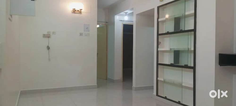 Posh Semi Furnished 2Bhk Flat Rent Kodambakkam Trustpuram CCP/Lift