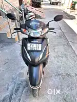 Neat and clean  no scratch on body colour z black