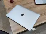 Apple Macbook Pro i7/16gb Ram 512gb SSD 5.5gb Graphics Touchbar 15inch