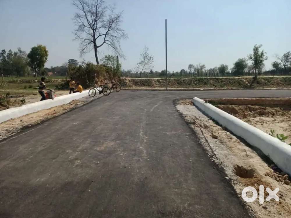 अप्रूव्ड सोसायटी में जमीन ले बैंक लोन के साथ बुलडोजर से मुक्त