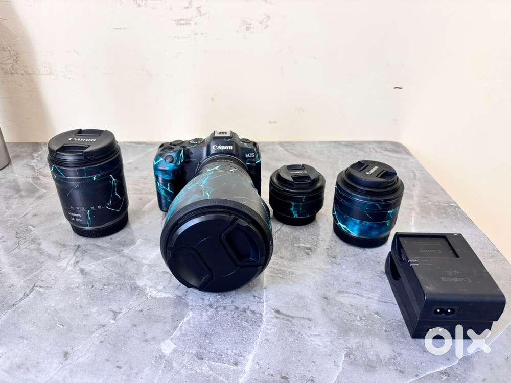 Canon EOS R8 full kit for sale