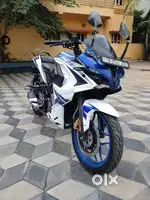 BAJAJ PULSAR RS200
