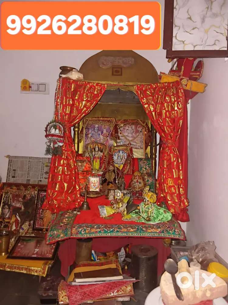 Wooden mandir bechna hai