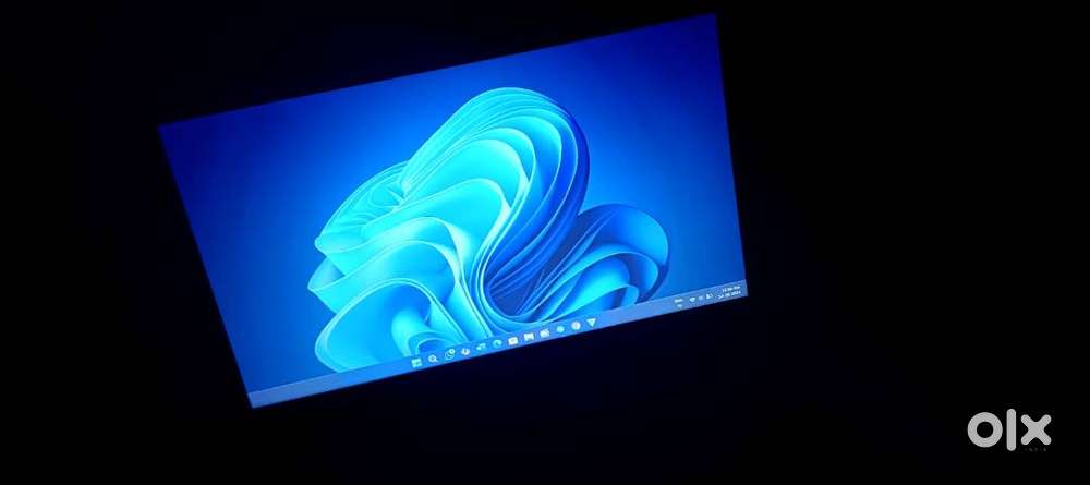 hp laptop i3 8th gen 12gb ram and 1tb stroage with ssd