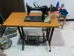 Big Sewing Machine In Good condition