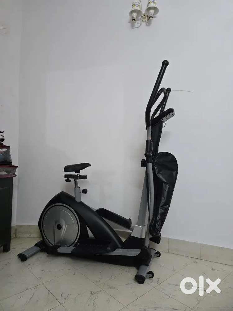 Aerofit 602ES Elliptical Cross Trainer @ 29999