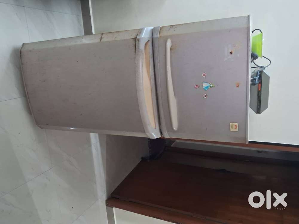Godrej double door 240 ltrs 7 yrs old